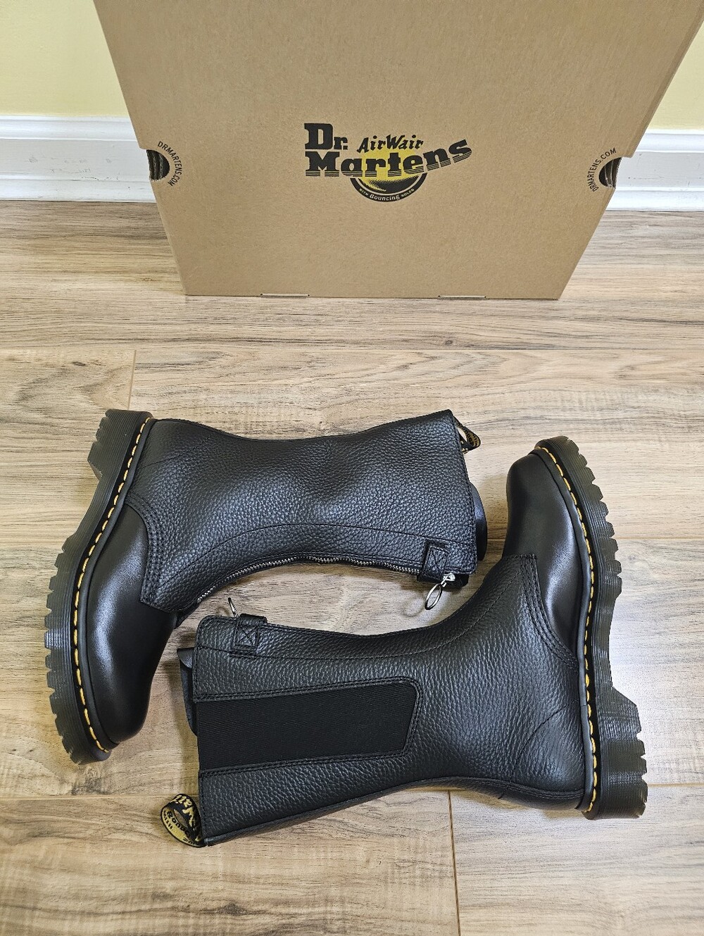 DR. MARTENS 1B99 FRONT ZIP LEATHER BOOTS - Picture 8 of 14